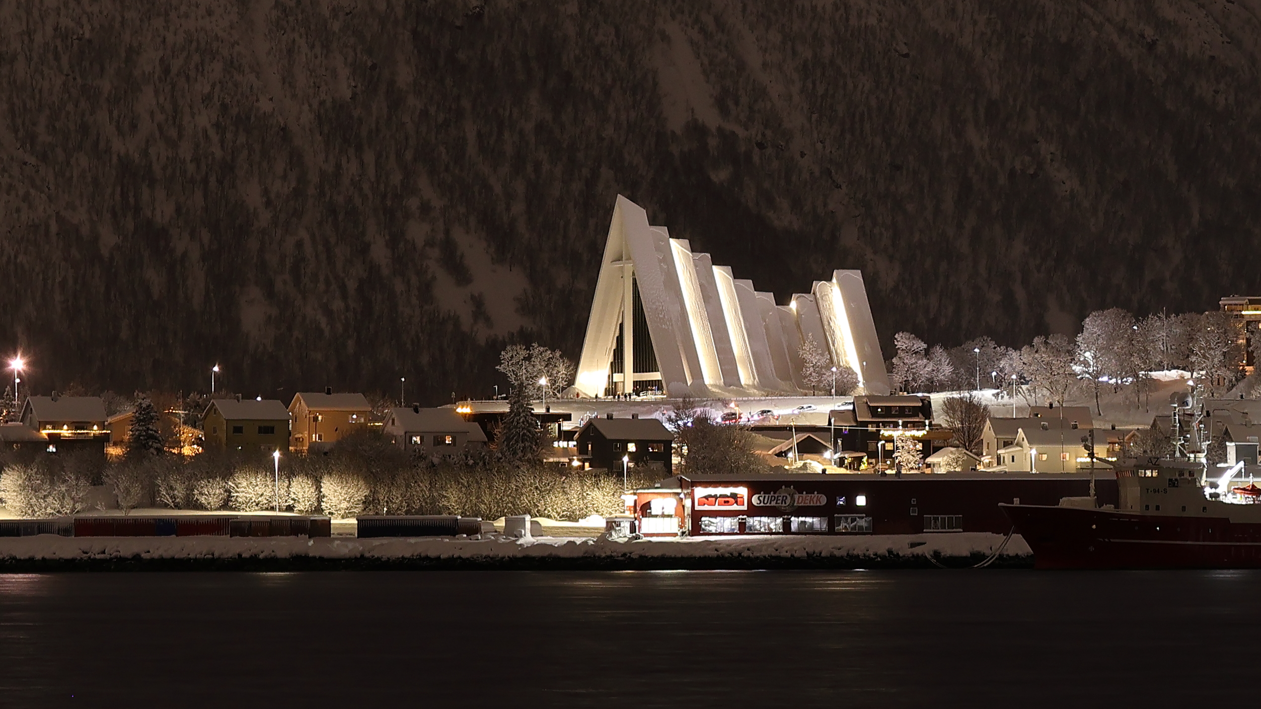 Contact us for private tours in Tromsø